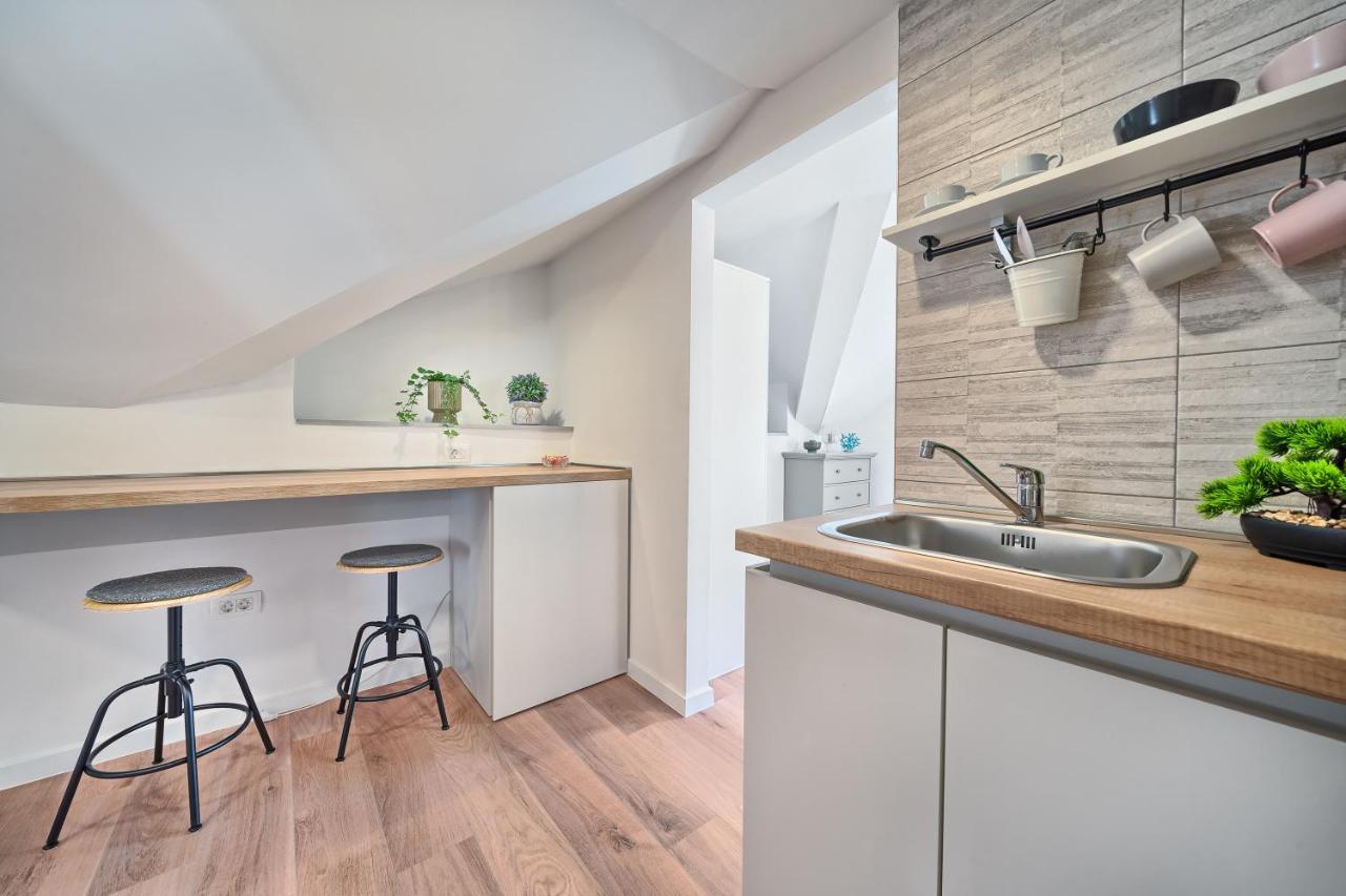Loft Rooms Split Luaran gambar