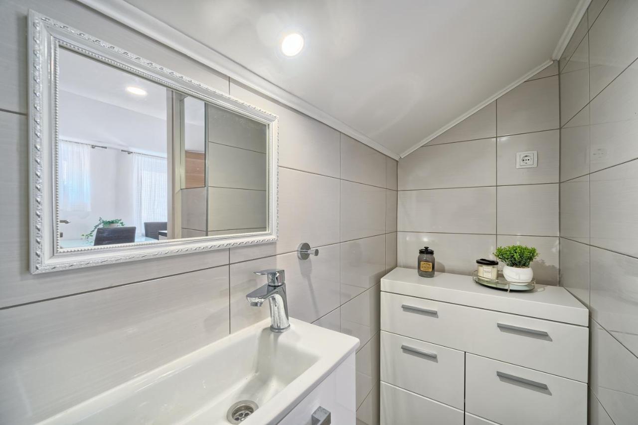 Loft Rooms Split Luaran gambar