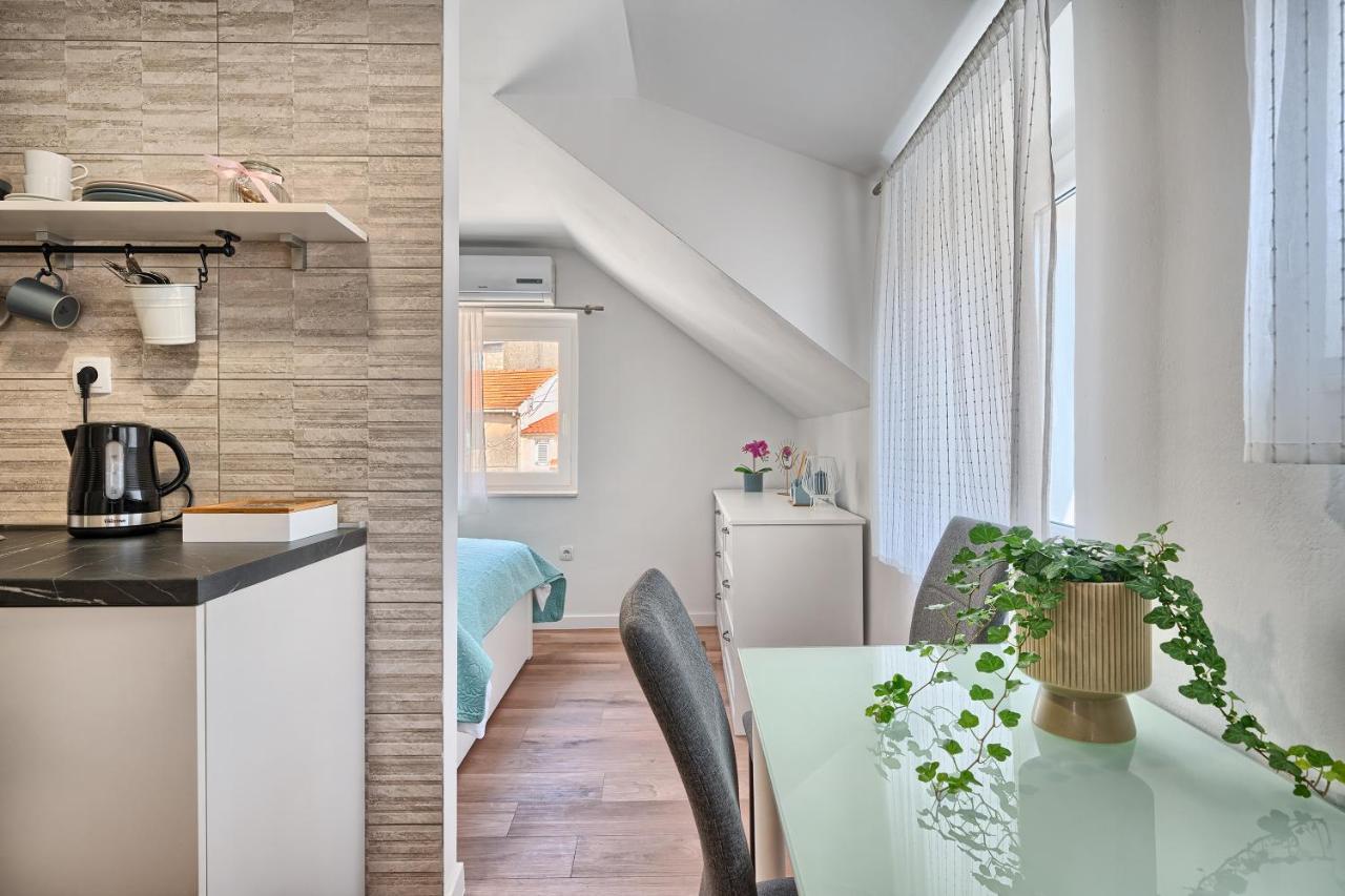Loft Rooms Split Luaran gambar