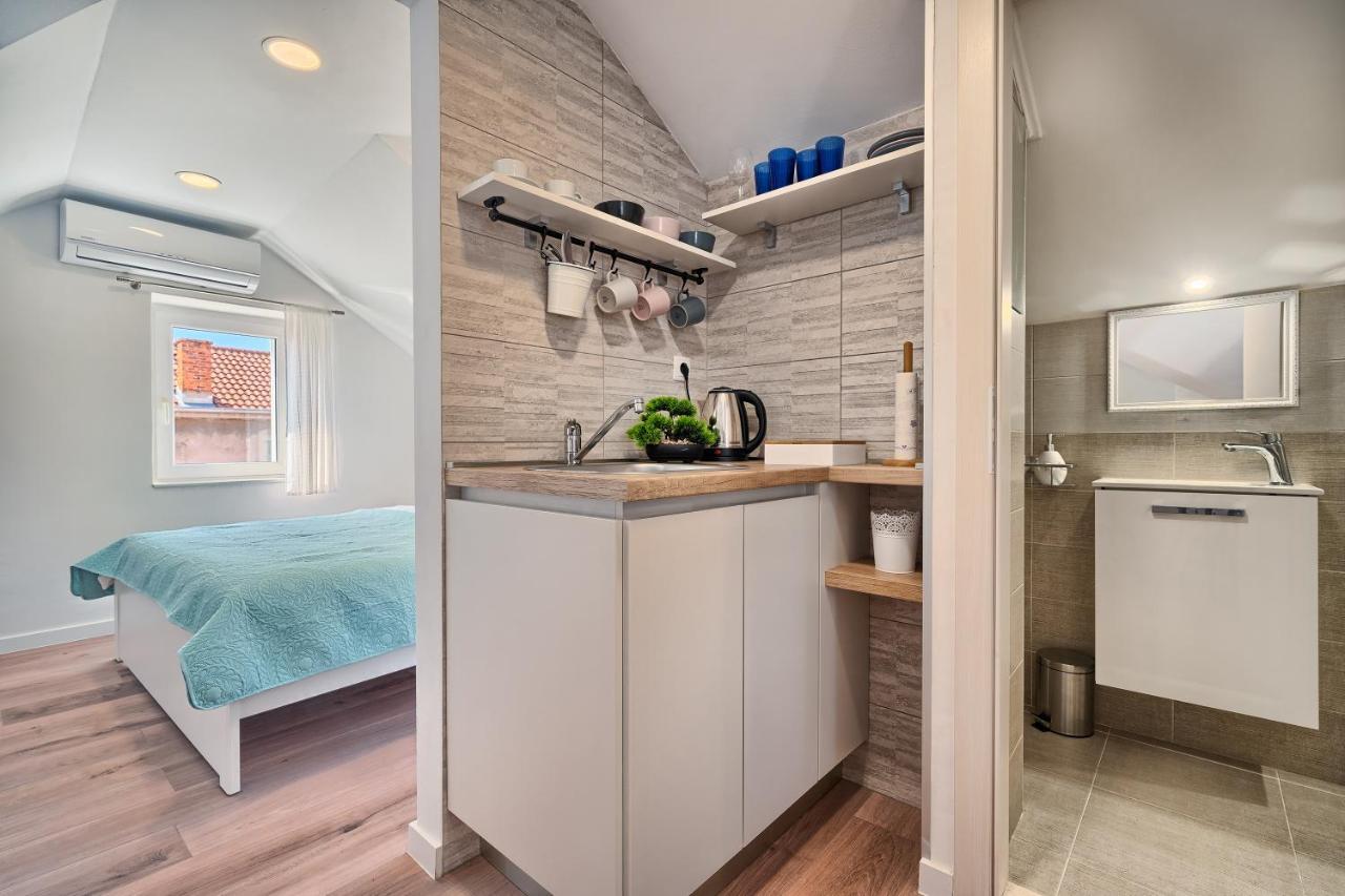 Loft Rooms Split Luaran gambar
