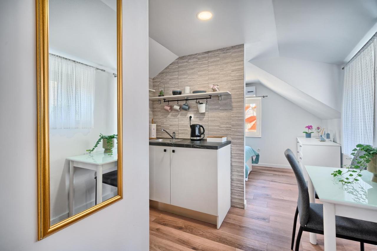 Loft Rooms Split Luaran gambar